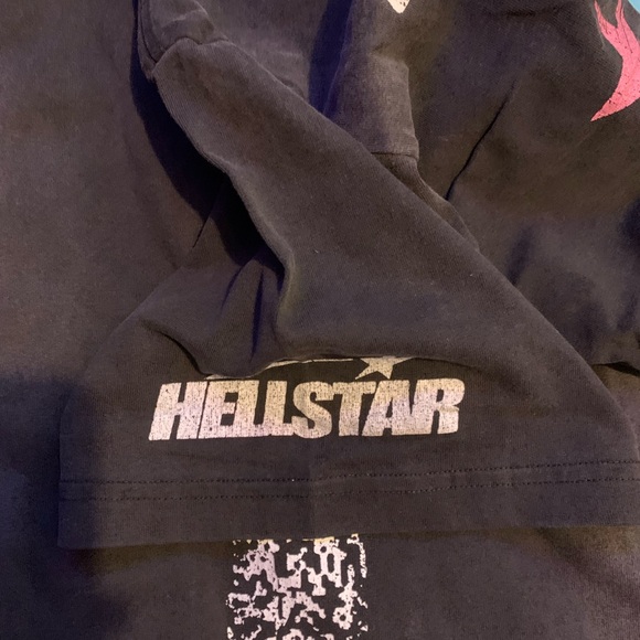 L Large Graphic Tee - Picture 4 of 5